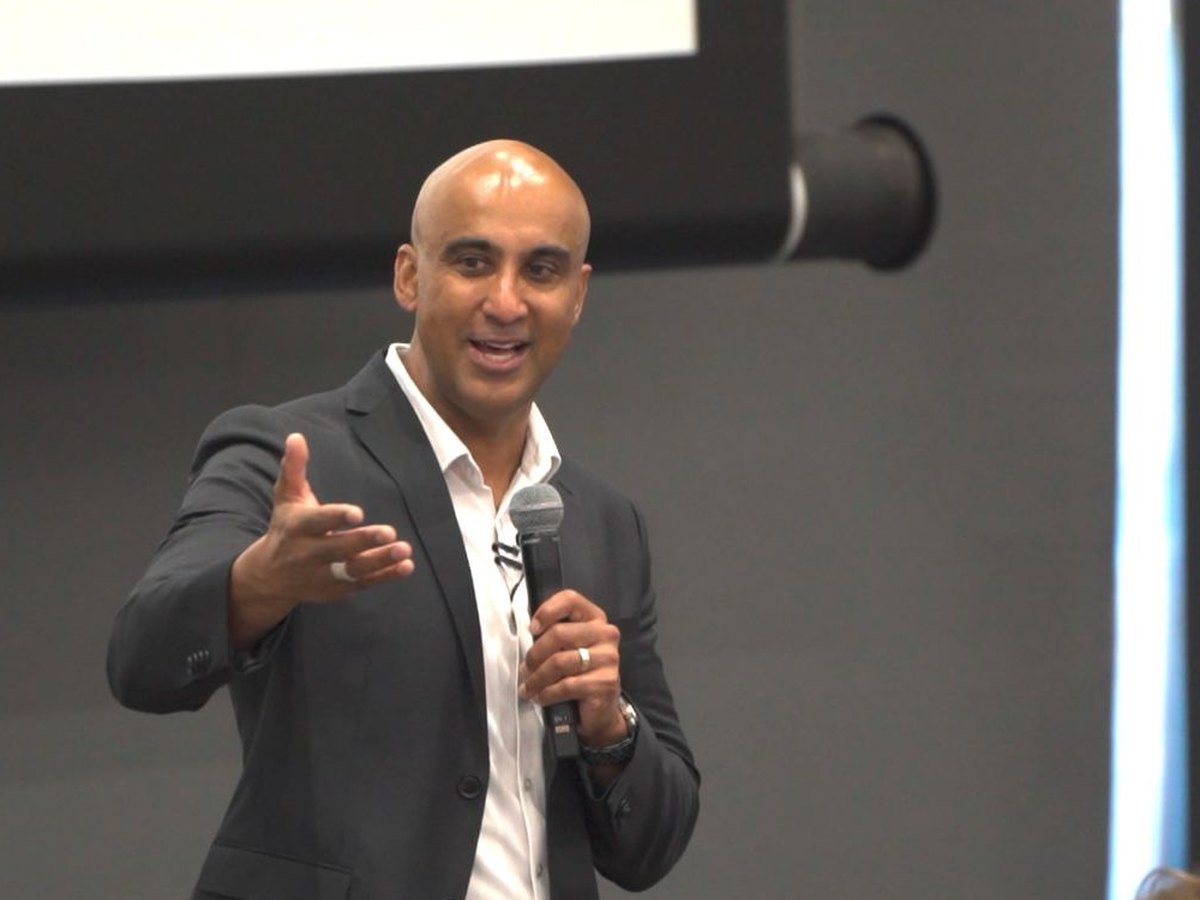 Glen Gerreyn speaking at a school seminar